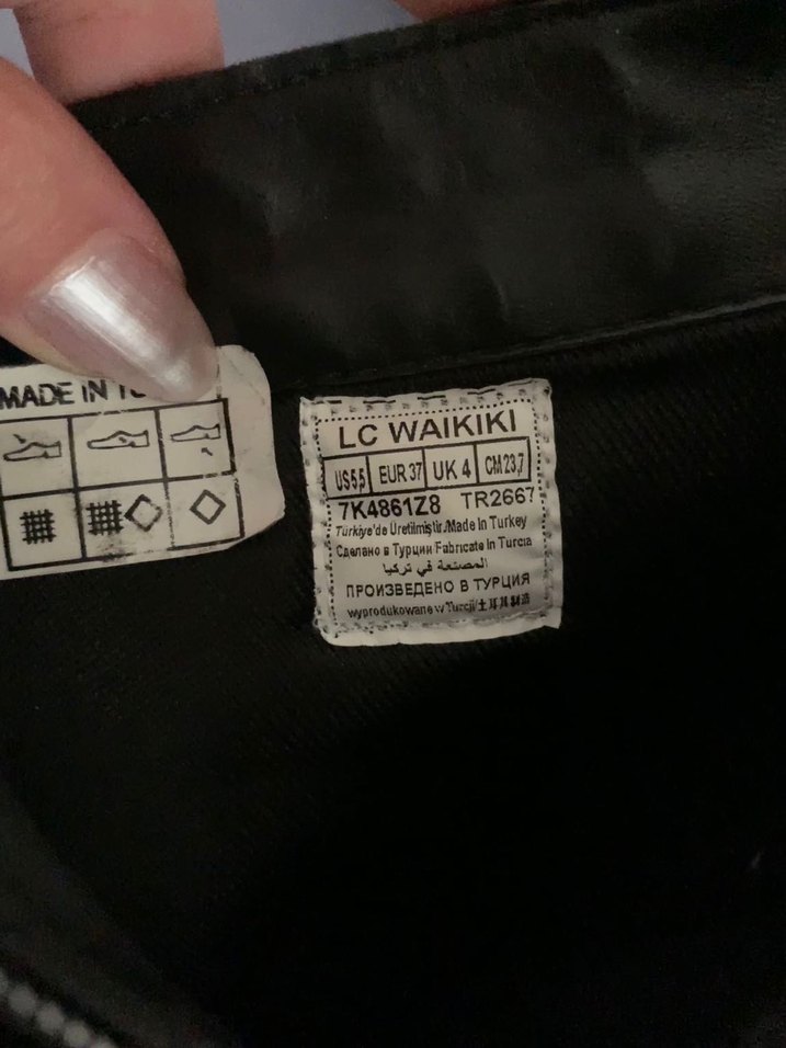 İşlemeli Siyah Süet Topuklu Bot - Görsel 2