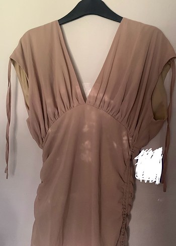 Bej Drapeli V Yaka Uzun Elbise| Pretty Little Thing - Görsel 5