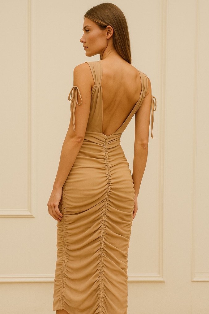 Bej Drapeli V Yaka Uzun Elbise| Pretty Little Thing - Görsel 2