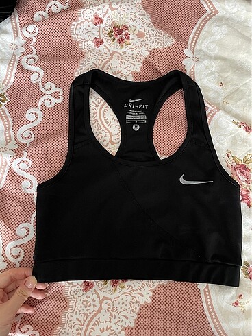 nike sporcu sütyeni