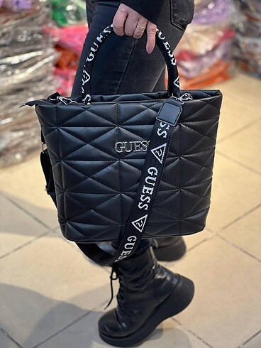 guess tote
