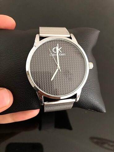 calvin klein saat