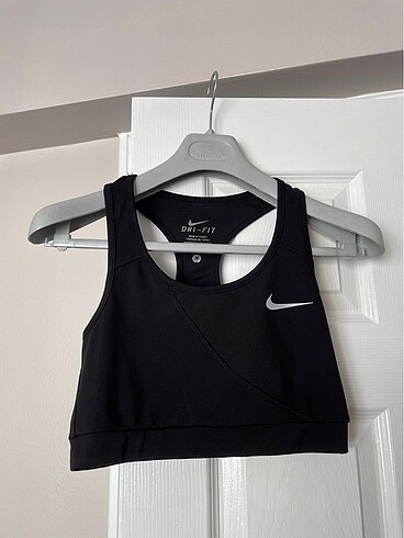 nike sporcu sütyeni