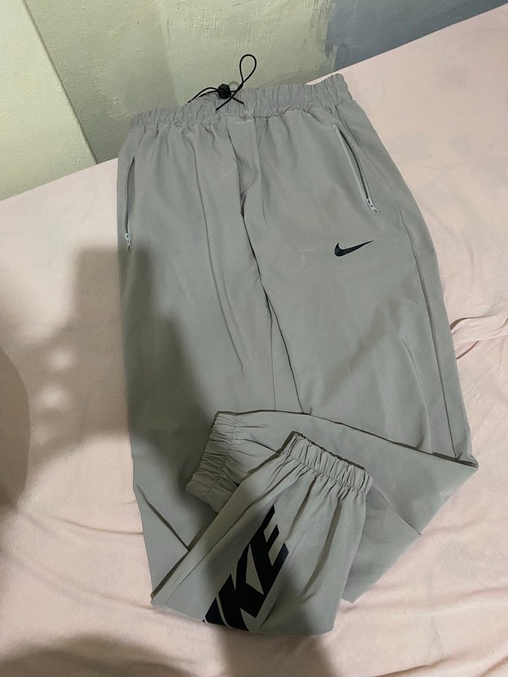 Nike Gri Rahat Kesim Outdoor Eşofman Altı - Görsel 2