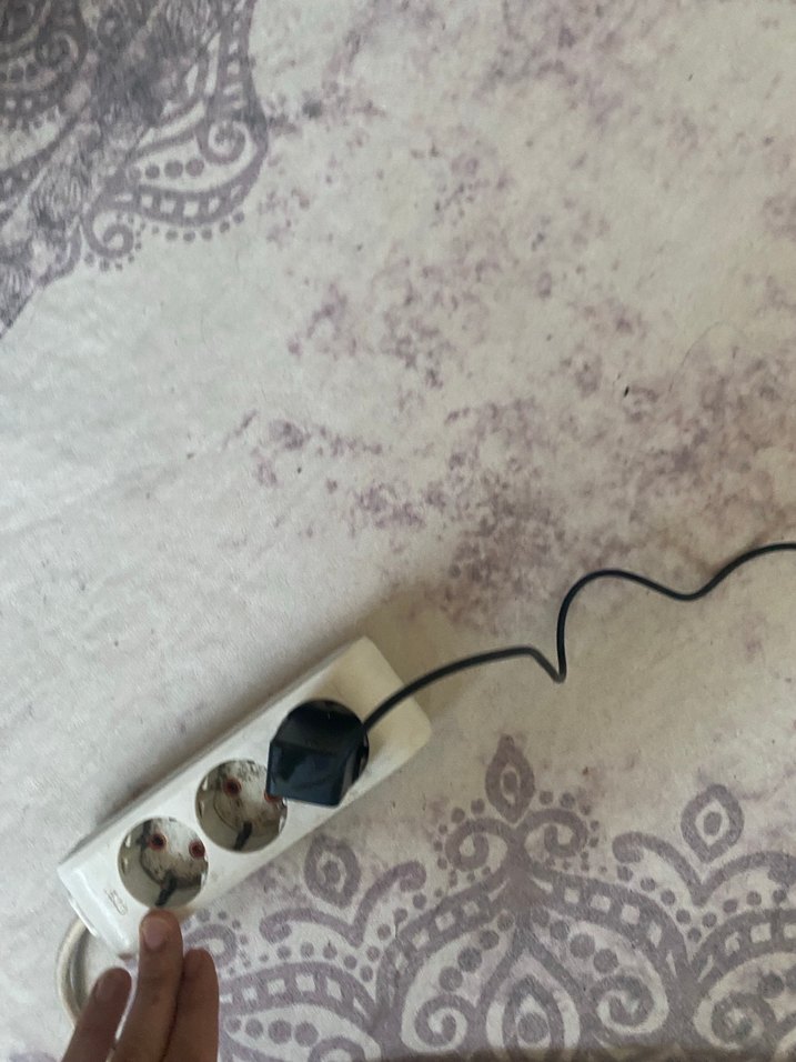 Beyaz Işıklı İnce Masa Lambası - Görsel 2