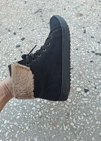 Siyah Kürklü Kadın bot - Görsel 5