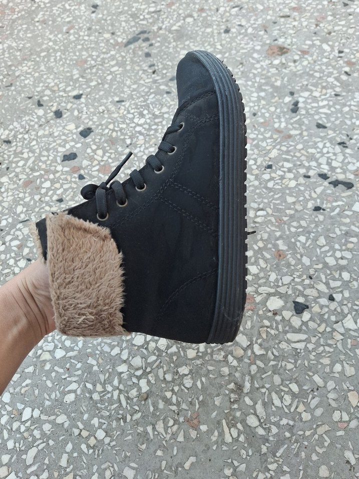 Siyah Kürklü Kadın bot - Görsel 5