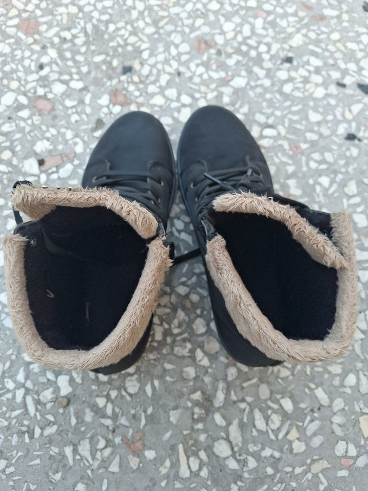 Siyah Kürklü Kadın bot - Görsel 3