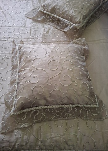 Bej Nakışlı Yatak Örtüsü - Görsel 4
