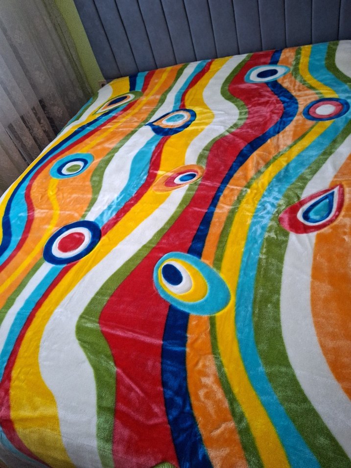 Renkli Baskılı Turuncu Vizon Battaniye 200x240 cm - Görsel 2