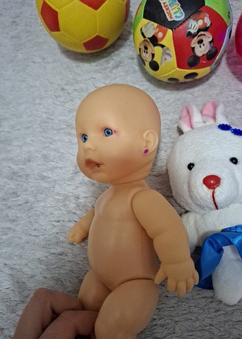 Renkli Oyuncak Seti: Bebek, Toplar ve Peluşlar - Görsel 3