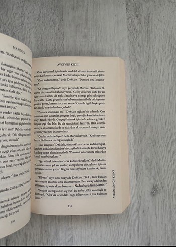 Beden Renk Ateşin Sönük Kılıcı - Mahinev (Ciltsiz)