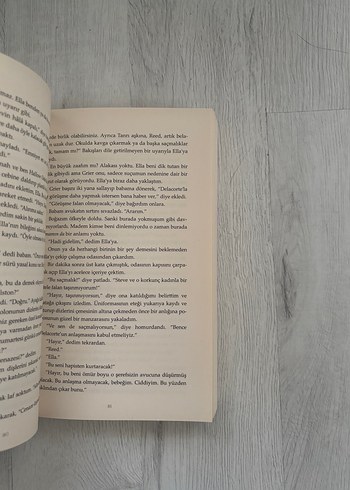 Beden Renk Çarpık Saray - Erin Watt (Ciltsiz)