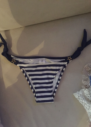 Mavi beyaz bikini altı