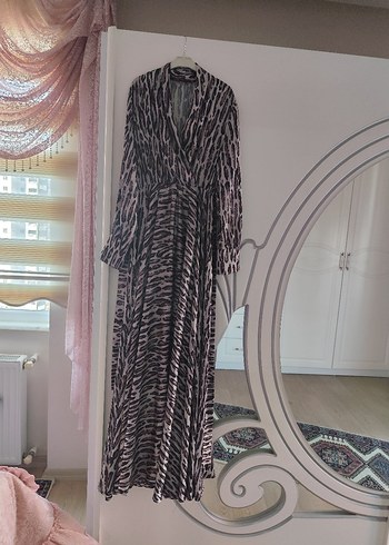 Kadın V Yaka Zebra Desenli Uzun Elbise - Görsel 6