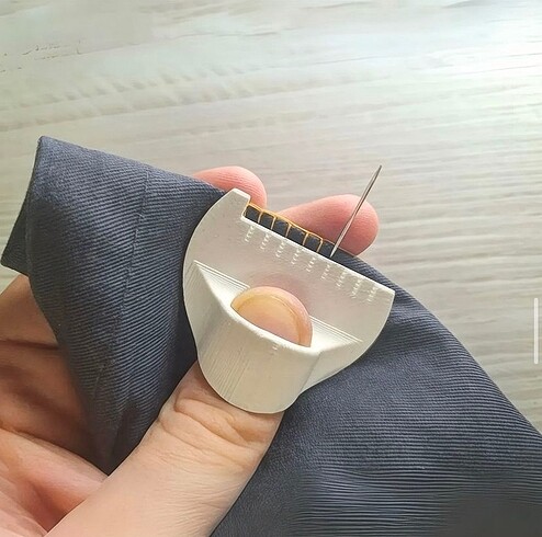 Pratik dikiş iğne aparatı