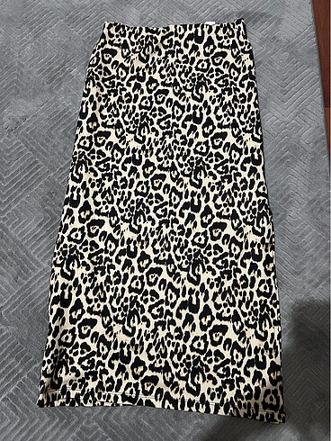 Zara Zara vücuda oturan leopar etek