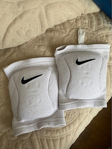 Nike voleybol dizlik