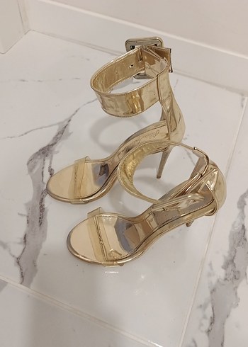 Altın Renkli Cam Stiletto Topuklu Kadın Ayakkabı - Görsel 5