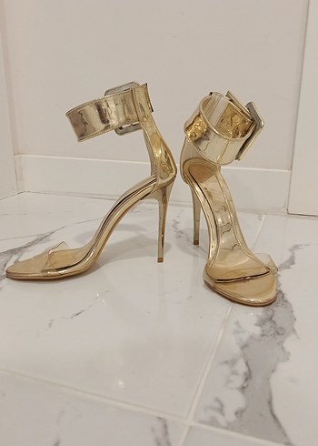 Altın Renkli Cam Stiletto Topuklu Kadın Ayakkabı - Görsel 2
