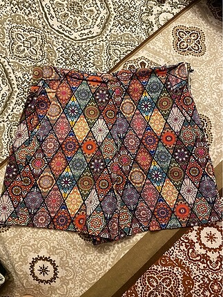 Etnik desenli mini şort