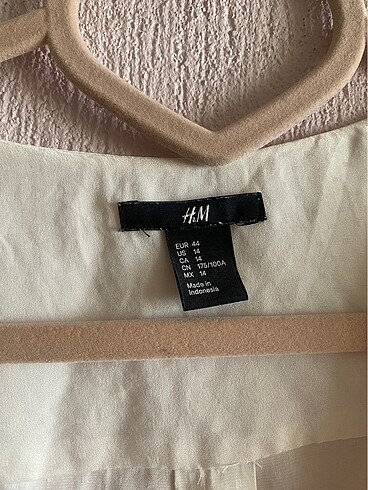 m Beden H&M EKRU ŞİFON GÖMLEK