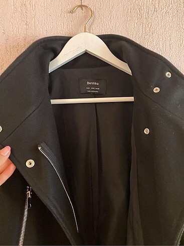 m Beden siyah Renk BERSHKA SİYAH KAŞE KABAN