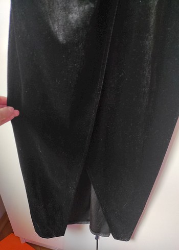 Uzun Siyah V Yaka Drapeli Kadife Kadın Gece Elbisesi - Görsel 4