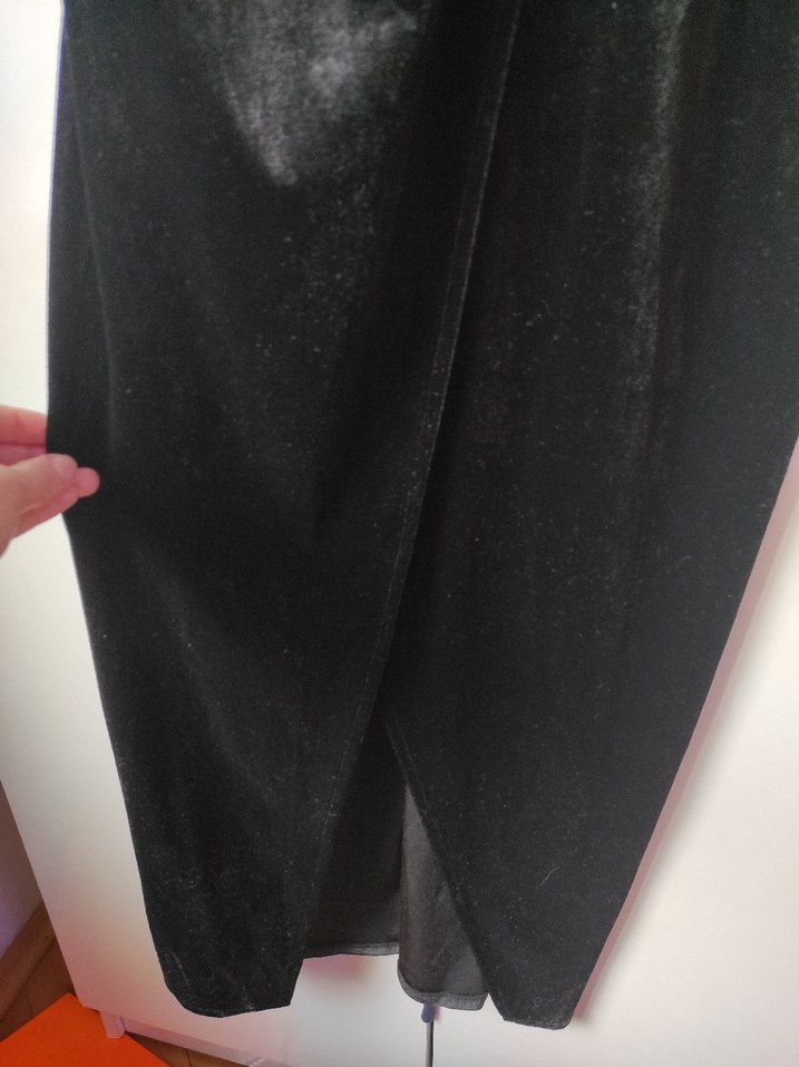 Uzun Siyah V Yaka Drapeli Kadife Kadın Gece Elbisesi - Görsel 4