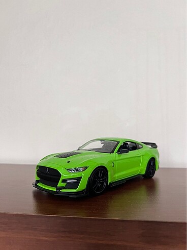  Beden Maisto Ford Mustang 1/24