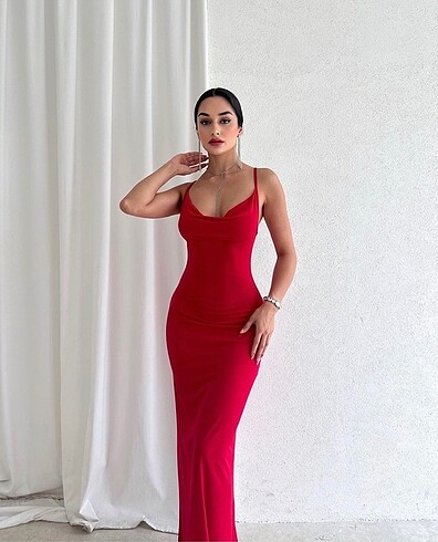 Diğer Askılı degaje yaka elbise kırmızı