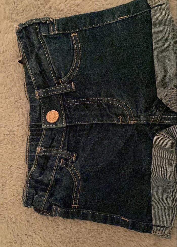 Gömlek ve kot şort - Görsel 3