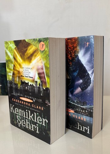 Beden Renk Kemikler Şehri ve Küller Şehri - Cassandra Clare