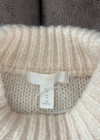H&M markaAz kullanılmış krem rengi kazak