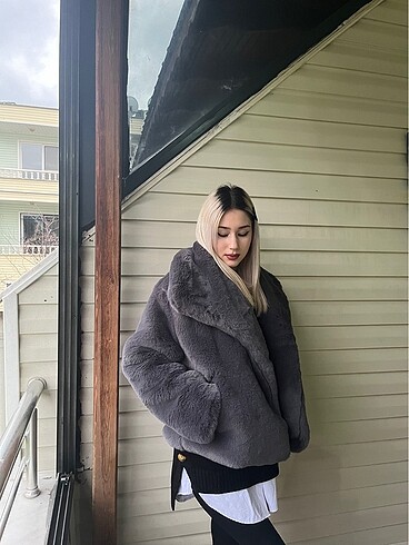 Zara Zara muadil peluş kürk