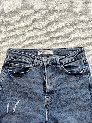 26 Beden mavi Renk Stradivarius Mom Jean