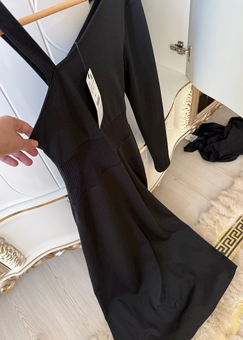 Siyah V Yaka İnce Triko Midi Elbise - Görsel 2