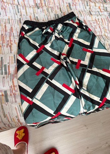 Zara Çok Renkli Desenli Saten pantolon - Görsel 3