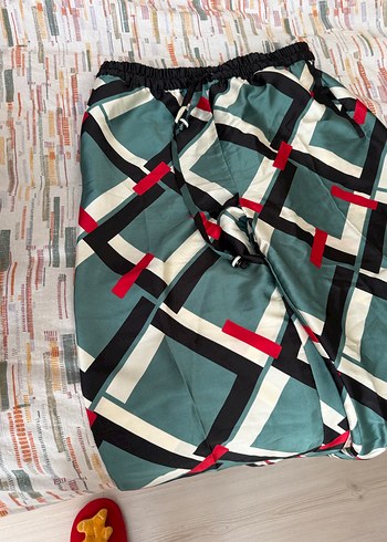 Zara Çok Renkli Desenli Saten pantolon - Görsel 4