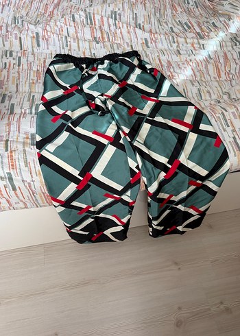 Zara Çok Renkli Desenli Saten pantolon - Görsel 2