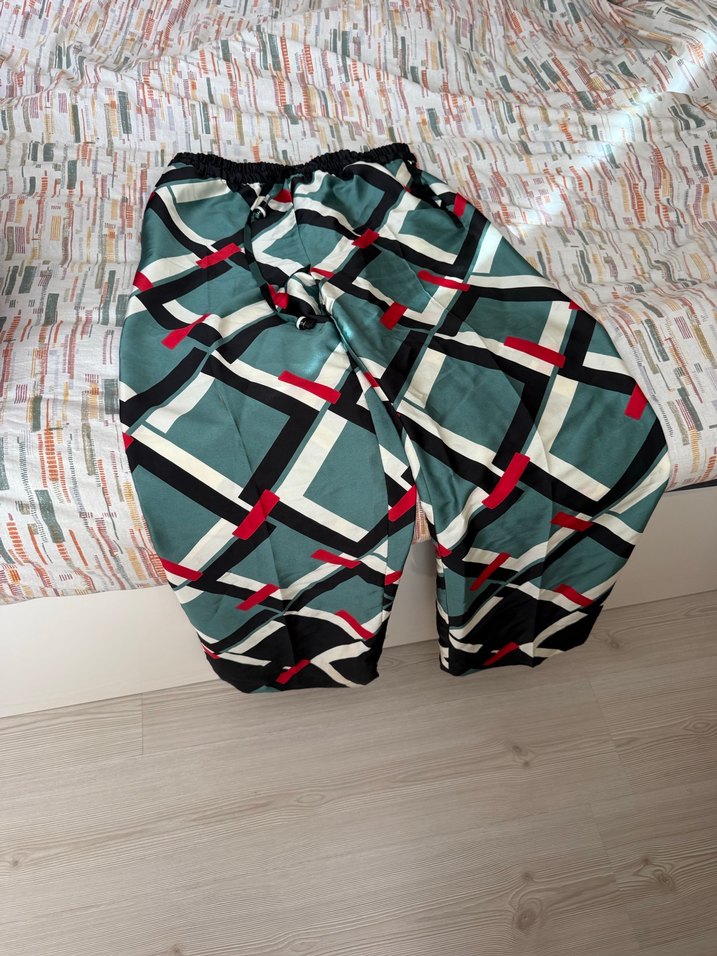 Zara Çok Renkli Desenli Saten pantolon - Görsel 2