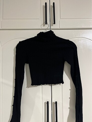 Bershka kolu düğme detaylı crop bluz