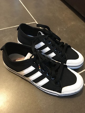 Adidas şık ayakkabı