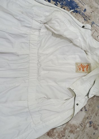 Beyaz Kemerli Kısa Kollu Kadın mont - Görsel 3