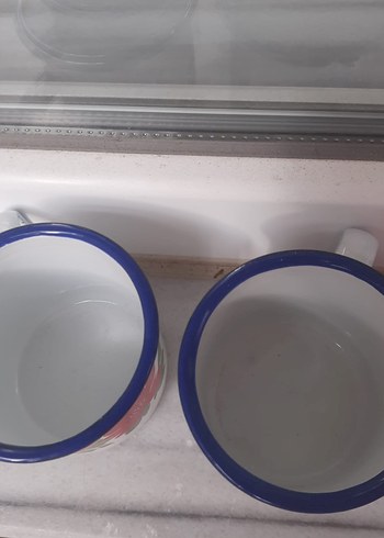 Beden kırmızı Renk Çiçek Desenli Emaye Beyaz Kupa 2 adet fiyatıdır