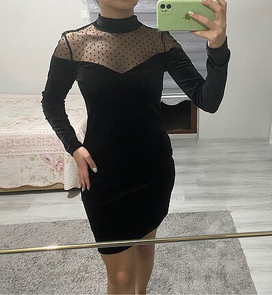 Kadife siyah elbise