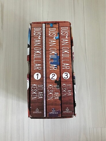 Düşman okullar kutulu set