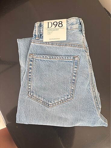 Stradivarius viral olan D98 pantolon