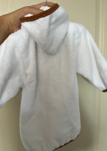 Nakışlı Beyaz Erkek Çocuk Bornoz takımı - Görsel 2