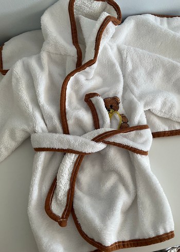 Nakışlı Beyaz Erkek Çocuk Bornoz takımı - Görsel 5